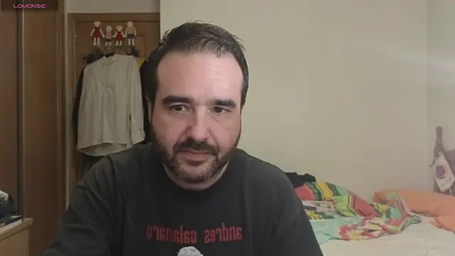 Snapshot of curiosillo83 chatting on September 30, 7:50 pm curiosillo83 online show from September 30, 7:50 pm