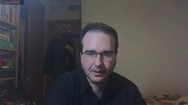 Snapshot of curiosillo83 chatting on January 31, 9:16 pm curiosillo83 online show from January 31, 9:16 pm