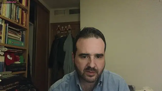 Snapshot of curiosillo83 chatting on March 9, 3:27 pm curiosillo83 online show from March 9, 3:27 pm