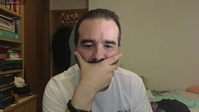 Snapshot of curiosillo83 chatting on September 14, 4:31 pm curiosillo83 online show from September 14, 4:31 pm