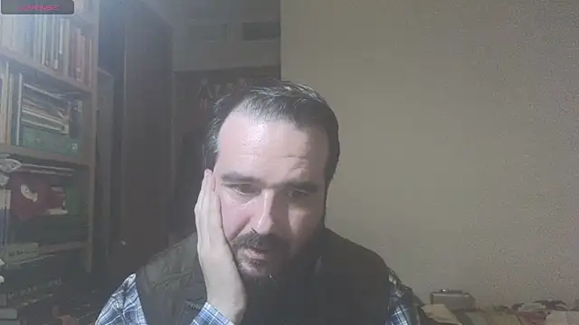 Snapshot of curiosillo83 chatting on January 29, 5:35 pm curiosillo83 online show from January 29, 5:35 pm