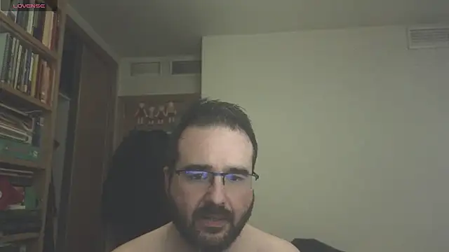 Snapshot of curiosillo83 chatting on March 21, 2:40 pm curiosillo83 online show from March 21, 2:40 pm