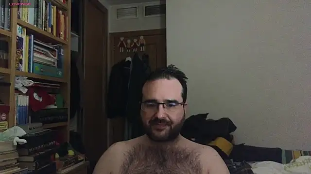 Snapshot of curiosillo83 chatting on December 28, 3:26 am curiosillo83 online show from December 28, 3:26 am