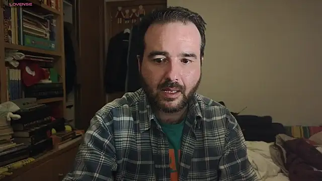 Snapshot of curiosillo83 chatting on December 31, 11:49 pm curiosillo83 online show from December 31, 11:49 pm