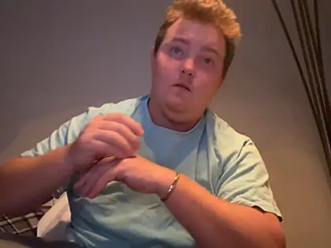 haydenn  online show from May 14, 2:20 am