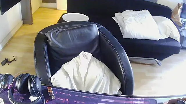 Bebemickey75 online show from April 25, 1:41 pm