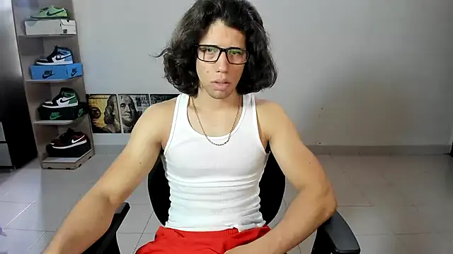 Snapshot of imtonny19 chatting on December 10, 1:44 pm imtonny19 online show from December 10, 1:44 pm