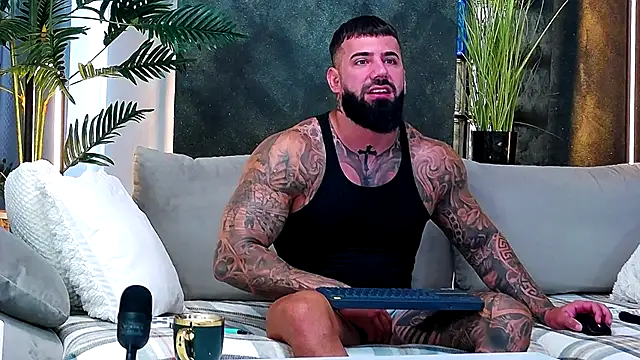 Snapshot of masterkingofmusclee chatting on September 10, 7:40 am masterkingofmusclee online show from September 10, 7:40 am