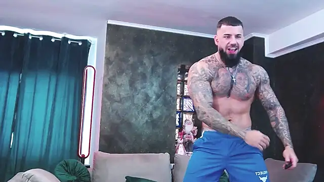 Snapshot of masterkingofmusclee chatting on December 30, 8:54 am masterkingofmusclee online show from December 30, 8:54 am