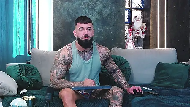 Snapshot of masterkingofmusclee chatting on December 12, 9:40 am masterkingofmusclee online show from December 12, 9:40 am