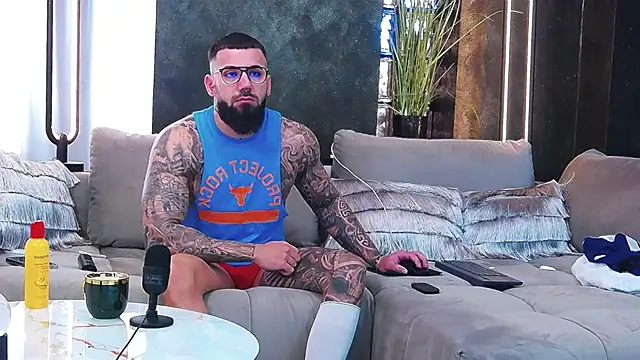 Snapshot of masterkingofmusclee chatting on March 20, 7:47 am masterkingofmusclee online show from March 20, 7:47 am