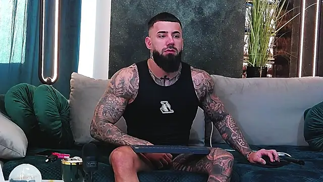 Snapshot of masterkingofmusclee chatting on January 29, 6:33 am masterkingofmusclee online show from January 29, 6:33 am