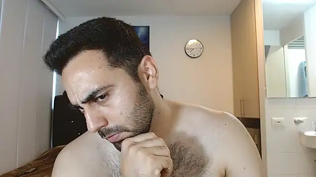 omarmohammedhot2 online show from December 17, 2:33 pm