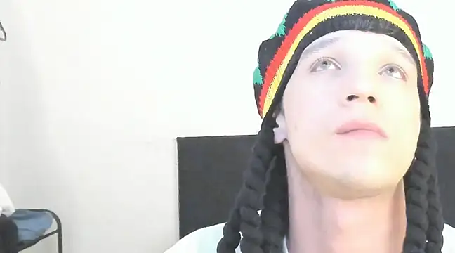 angelcortes online show from December 6, 4:14 am