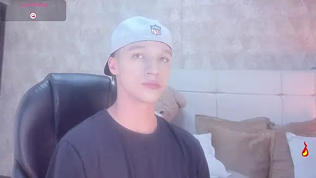 angelcortes online show from January 18, 9:50 pm