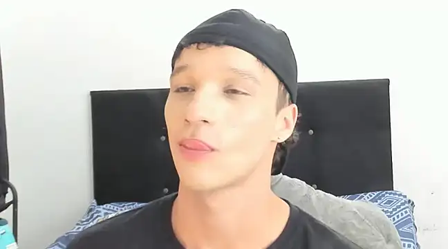 angelcortes online show from January 21, 11:34 pm