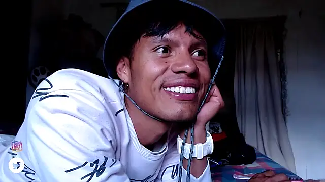 Snapshot of Tylerfordxxx chatting on October 14, 9:00 pm Tylerfordxxx online show from October 14, 9:00 pm