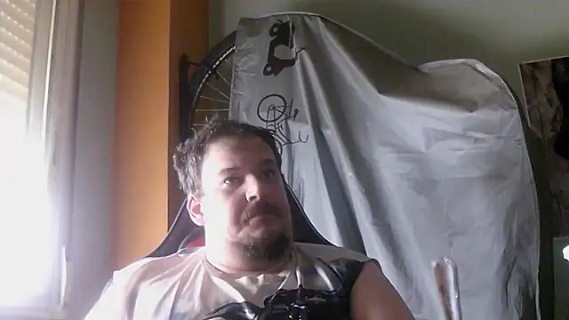 porkorossy online show from May 9, 10:05 am