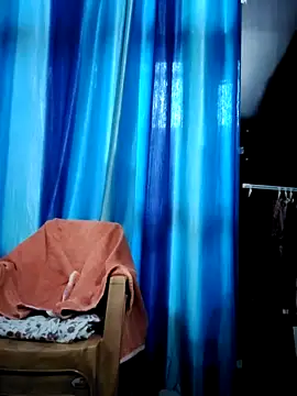 Snapshot of ZIMMY25 chatting on October 17, 5:00 am ZIMMY25 online show from October 17, 5:00 am