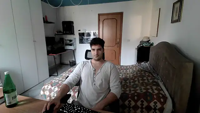 Snapshot of Alexox02 chatting on December 6, 10:05 am Alexox02 online show from December 6, 10:05 am