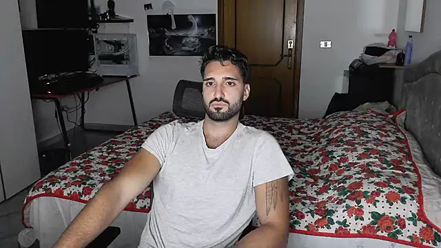 Snapshot of Alexox02 chatting on October 10, 8:45 pm Alexox02 online show from October 10, 8:45 pm