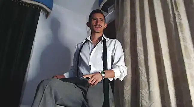 HomeAloneK online show from December 29, 7:54 pm