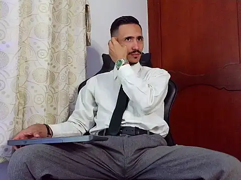 HomeAloneK online show from April 23, 7:38 pm