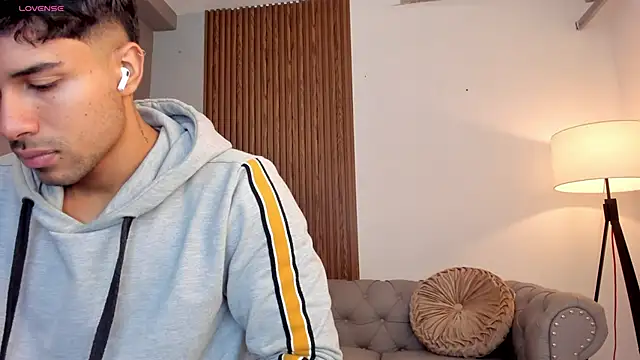 Snapshot of liam_collins21 chatting on March 9, 11:47 am liam collins21 online show from March 9, 11:47 am