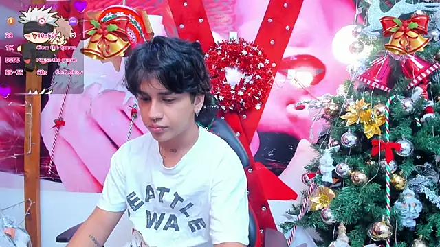 Snapshot of alex_477 chatting on December 12, 11:40 am alex 477 online show from December 12, 11:40 am