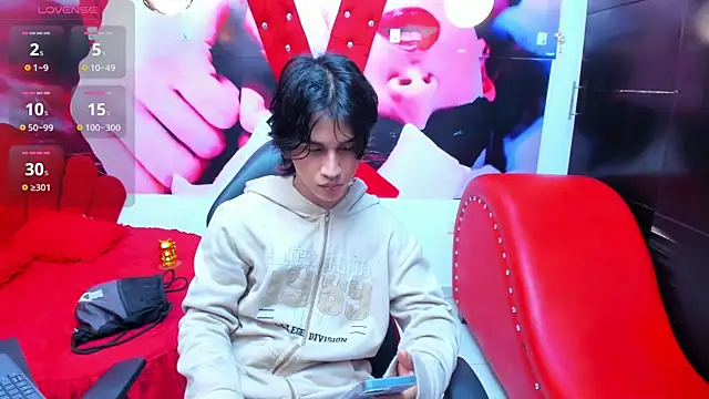 alex 477 online show from May 5, 11:45 am