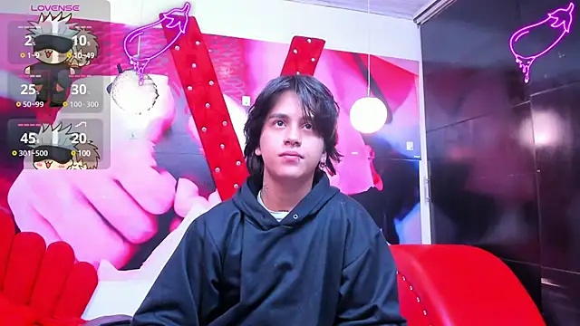 Snapshot of alex_477 chatting on January 17, 11:38 am alex 477 online show from January 17, 11:38 am
