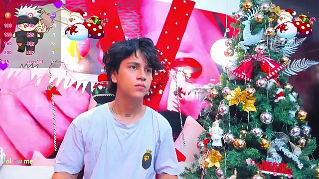 Snapshot of alex_477 chatting on December 3, 11:32 am alex 477 online show from December 3, 11:32 am
