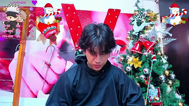 Snapshot of alex_477 chatting on December 21, 11:44 am alex 477 online show from December 21, 11:44 am