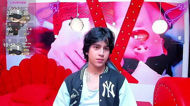 Snapshot of alex_477 chatting on March 21, 11:33 am alex 477 online show from March 21, 11:33 am