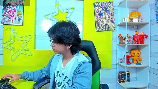 Snapshot of alex_477 chatting on February 7, 11:56 am alex 477 online show from February 7, 11:56 am
