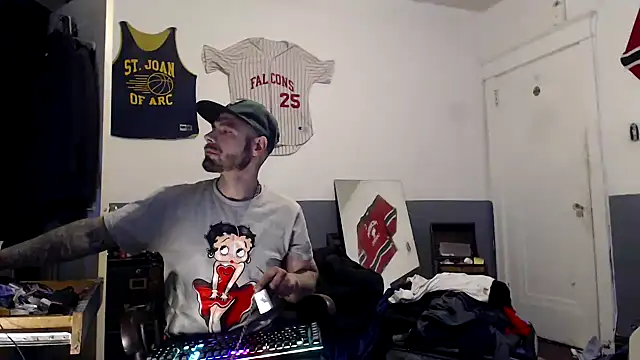 Snapshot of sledge901 chatting on January 28, 1:16 pm sledge901 online show from January 28, 1:16 pm