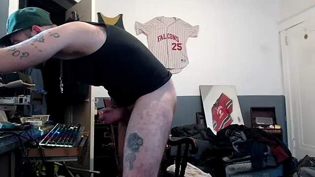 Snapshot of sledge901 chatting on January 24, 6:25 pm sledge901 online show from January 24, 6:25 pm