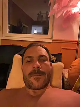 Snapshot of Adventurehotman chatting on November 2, 12:15 am Adventurehotman online show from November 2, 12:15 am