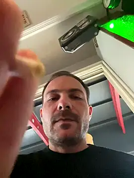 Snapshot of Adventurehotman chatting on October 17, 2:32 pm Adventurehotman online show from October 17, 2:32 pm