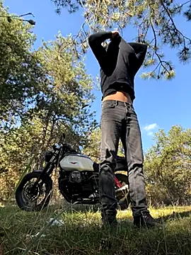 Snapshot of Adventurehotman chatting on October 23, 11:02 am Adventurehotman online show from October 23, 11:02 am