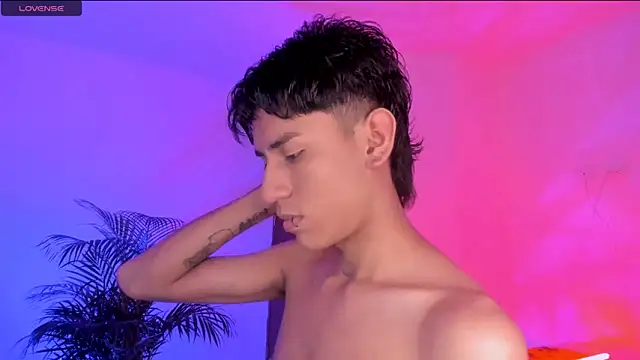 Snapshot of Levin_Hikaru chatting on October 18, 11:37 am Levin Hikaru online show from October 18, 11:37 am