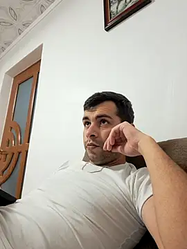 hornny1995 online show from November 9, 4:00 pm