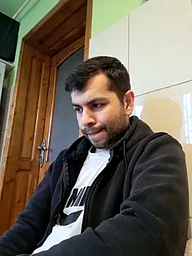 hornny1995 online show from February 15, 12:11 pm