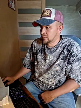 Foxyshaved online show from June 20, 11:15 am