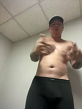 alienslian online show from March 5, 6:48 pm