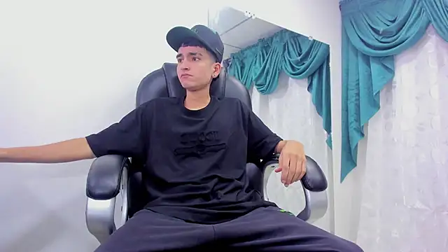 Ethan Booy online show from January 3, 8:54 pm