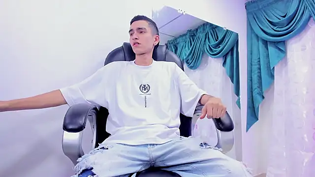 Ethan Booy online show from January 15, 8:26 pm