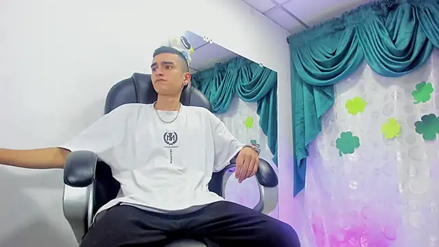 Ethan Booy online show from March 19, 8:54 pm