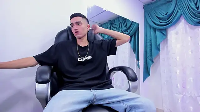 Ethan Booy online show from January 16, 8:03 pm
