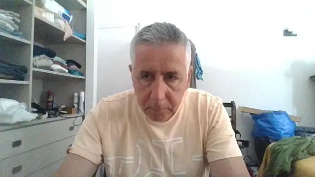 parejamlga58 online show from May 18, 1:39 pm